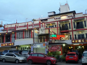 Hotel Salon Fora & Longhill Cafe Fora