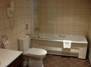 Отель The Benjamin House