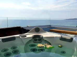 Rooftop Loft With Jacuzzi