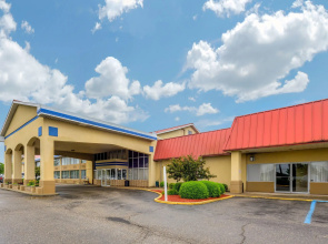 Econo Lodge Inn & Suites Triadelphia - Wheeling