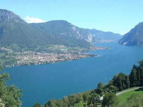 Como Lake Holiday Home
