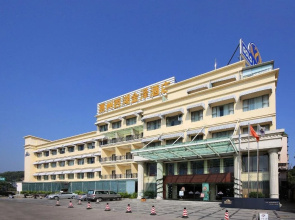 Gold Lake Hotel