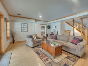 Grand 4,000 Sq Ft House - 11 Miles to Lancaster!