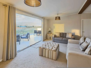 Host Stay Hazelwood Deluxe Lodge