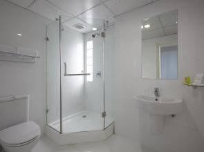 Anya Nana @ Sukhumvit