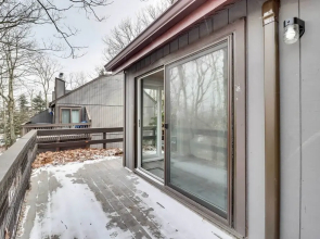 1 Mi to Camelback Resort: Tannersville Townhome
