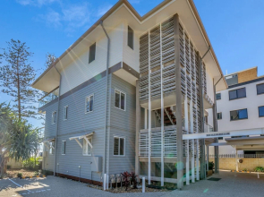 Bujerum Apartments on Burleigh