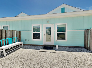 Island Getaway W/ Pools - Near Beach & Waterpark 3 Bedroom Townhouse