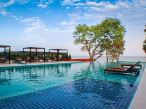 Sunshine Paradise Resort