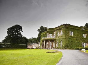 Wood Hall Hotel and Spa