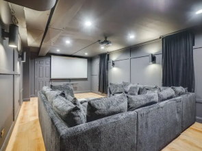 1/2 Mi to Lake Geneva: Home w/ Game Room