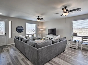 Luxe Home w/ OHV Access, 5 Mi to Lake Mohave!