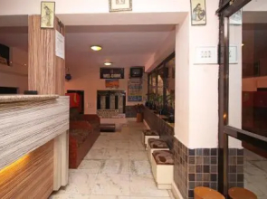 OYO 13553 Palm Residency