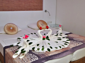 Tropic Beach Club Side