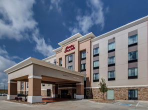 Hampton Inn & Suites Wichita/Airport