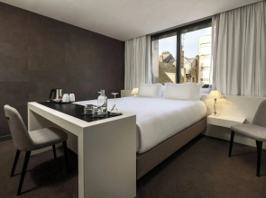 Hotel de Bourgtheroulde, Autograph Collection