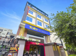Fabhotel The Max Glory