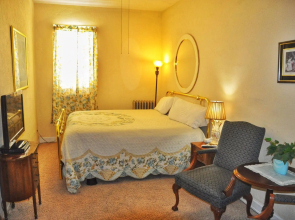 La Plaza Inn