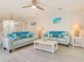 Fenced & Private Backyard: Navarre Retreat