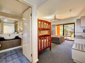 Kacys Bargara Beach Motel