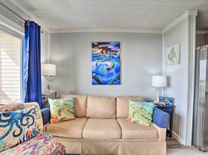 Oceanfront Corpus Christi Escape w/ Community Pool