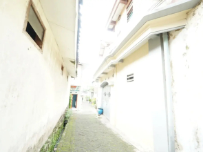 OYO Life 93680 Kost Losawi Syariah