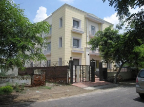 OYO Premium Chi Greater Noida