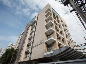 3A - 2 Bedroom Downtown Apartment With Shared Pool