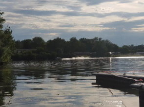 Cottage insolite option jacuzzi Seurre proche Beaune vue panoramique sur l'eau