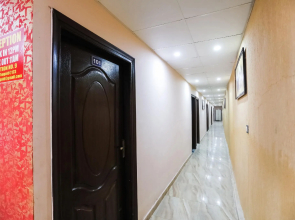 OYO 72993 Hotel The  Gold