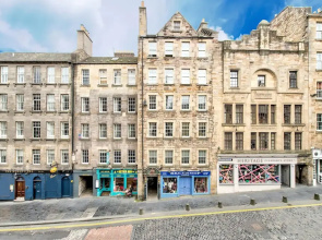 JOIVY 1-Bed Flat In Edinburgh Old Town