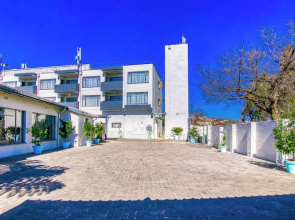 BM Gardens Apartment Hotel