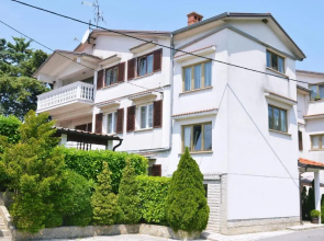 Apartments and Rooms Lago Rupa