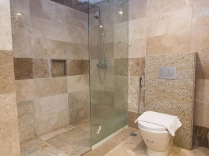 Crown Regency Hotel and Towers