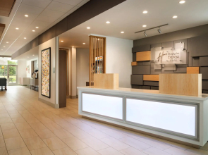 Holiday Inn Express & Suites Macon North by IHG