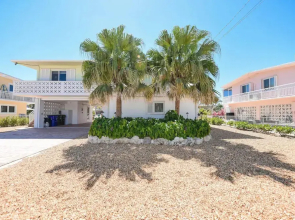Holly's Hideout by Florida Keys Luxury Rentals