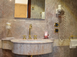 Des Epoques Hotel