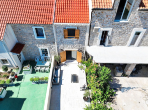 Apartments Beachfront Pebble