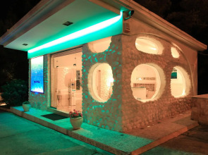 Отель Bomo Tosca Beach