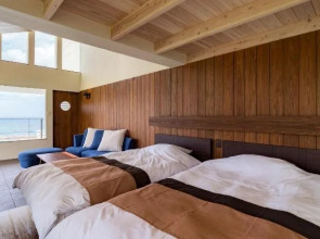 Keiki BeachHouse & Cafe