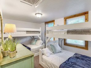 Lakefront Rocky Mount Main House w/ 3 Cabins!