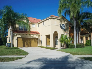 Outdoor Oasis w/ Pool: Davenport Resort Escape!