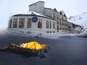 West Davraz Hotel