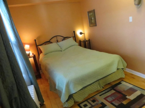Pleasant Street Suites