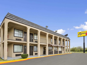 Super 8 by Wyndham Fort Worth TX