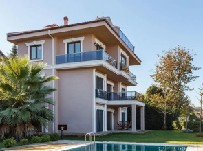 Spacious Villa With Private Pool and Garden in Kartepe Near Sapanca