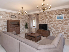 Stunning Home in Loviste With Wifi and 3 Bedrooms