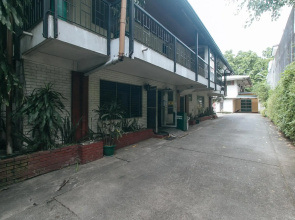 Broadway Court Apartelle