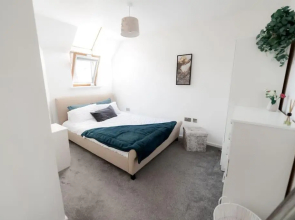 Spacious 2 bed apartment 800 metres from the beach