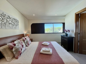 Quarteira Classic With Pool by Homing